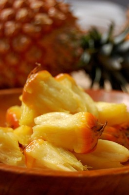 スナックパイン・ピーチパイン 食べ比べセット 各1玉(計1.5kg以上) 特別栽培 (沖縄県 平安名農園) パイナップル